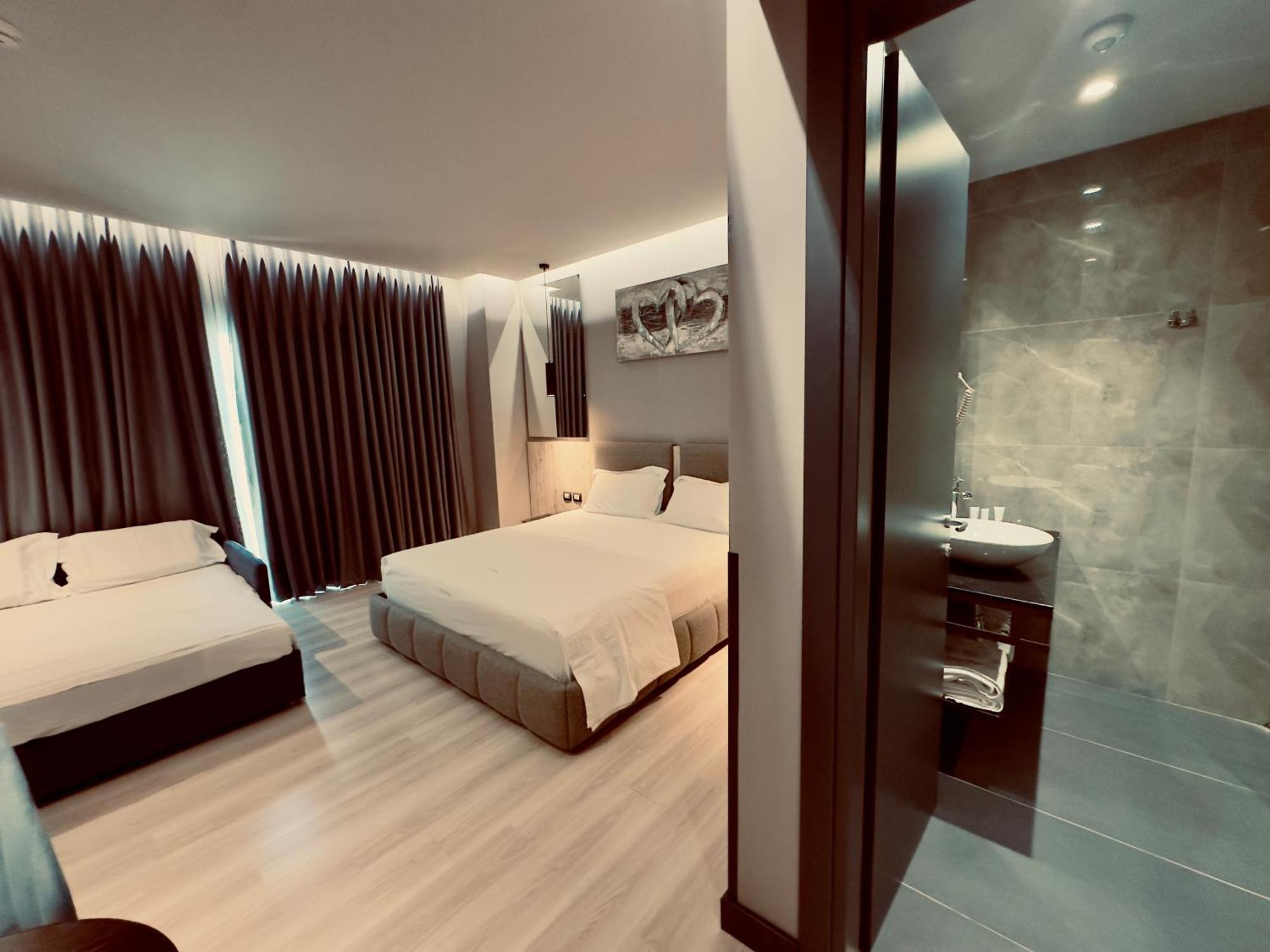 Hotel Olive Vlore Exterior photo